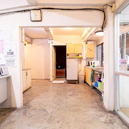 Freesia Saladaeng Silom Apartments Bangkok Luaran gambar