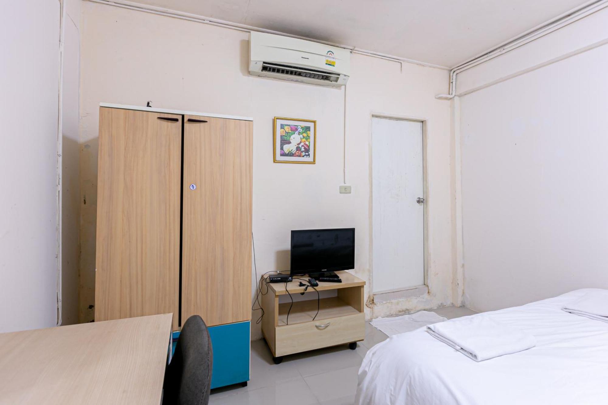Freesia Saladaeng Silom Apartments Bangkok Luaran gambar