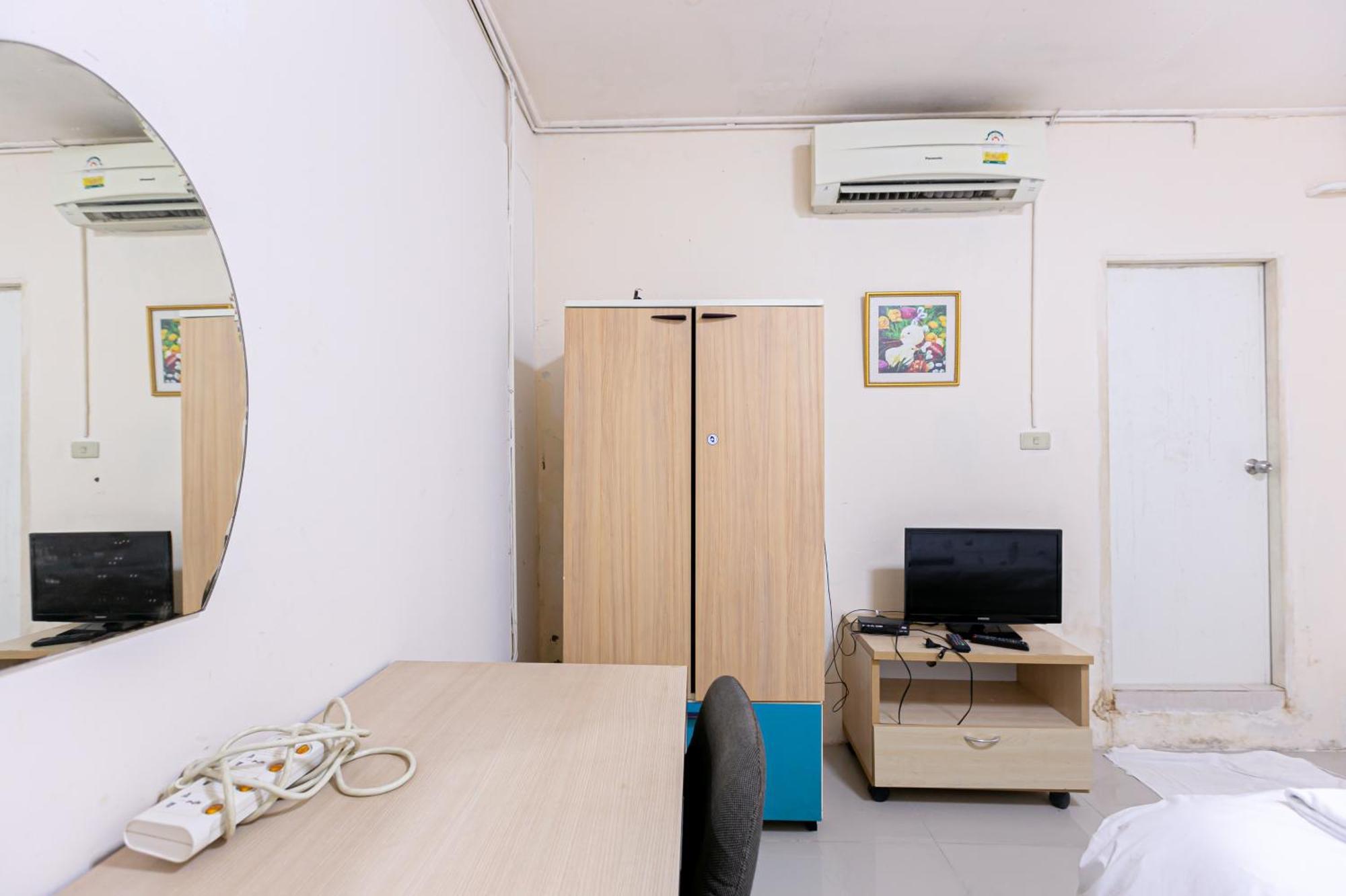 Freesia Saladaeng Silom Apartments Bangkok Luaran gambar