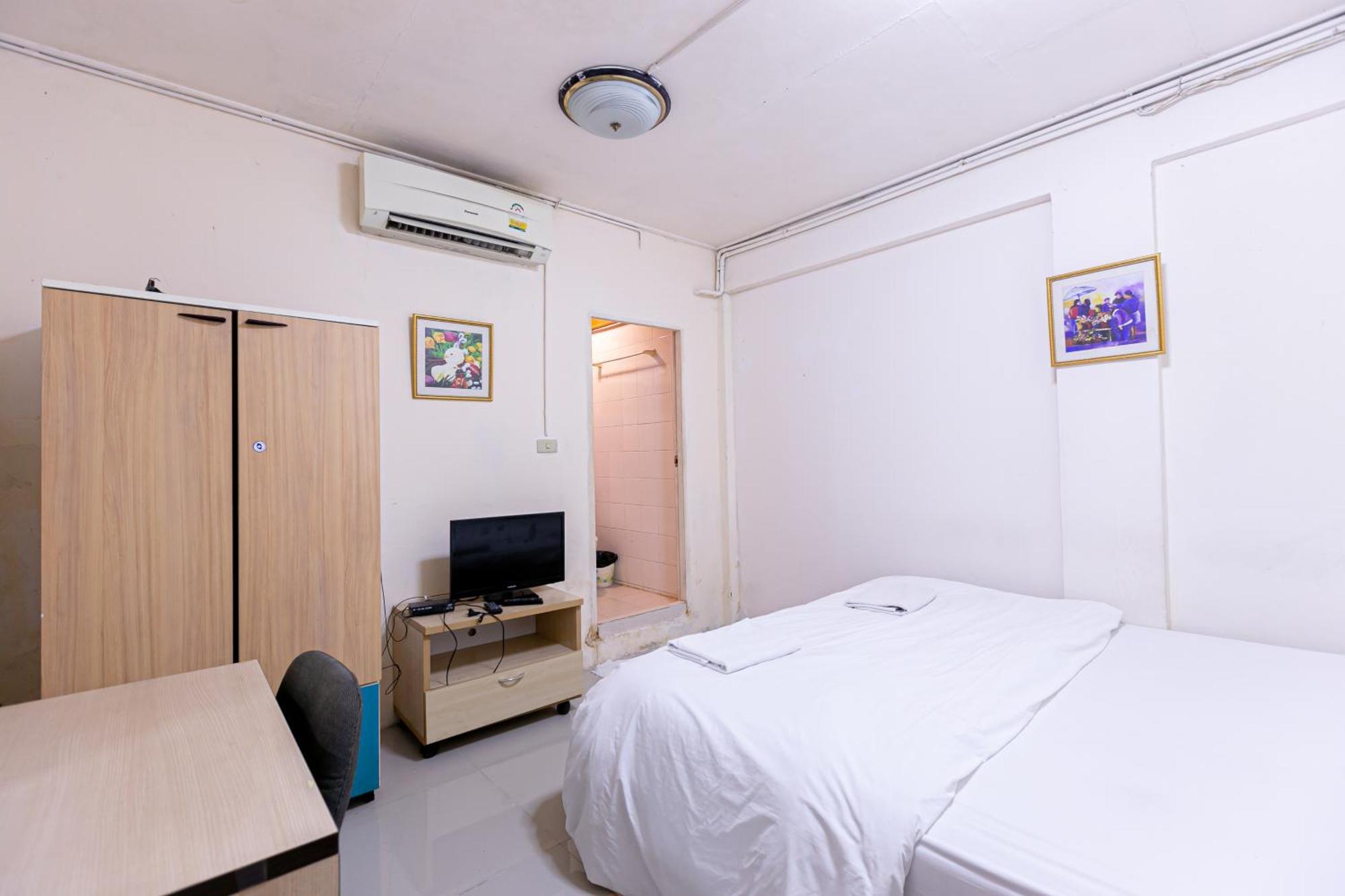 Freesia Saladaeng Silom Apartments Bangkok Luaran gambar