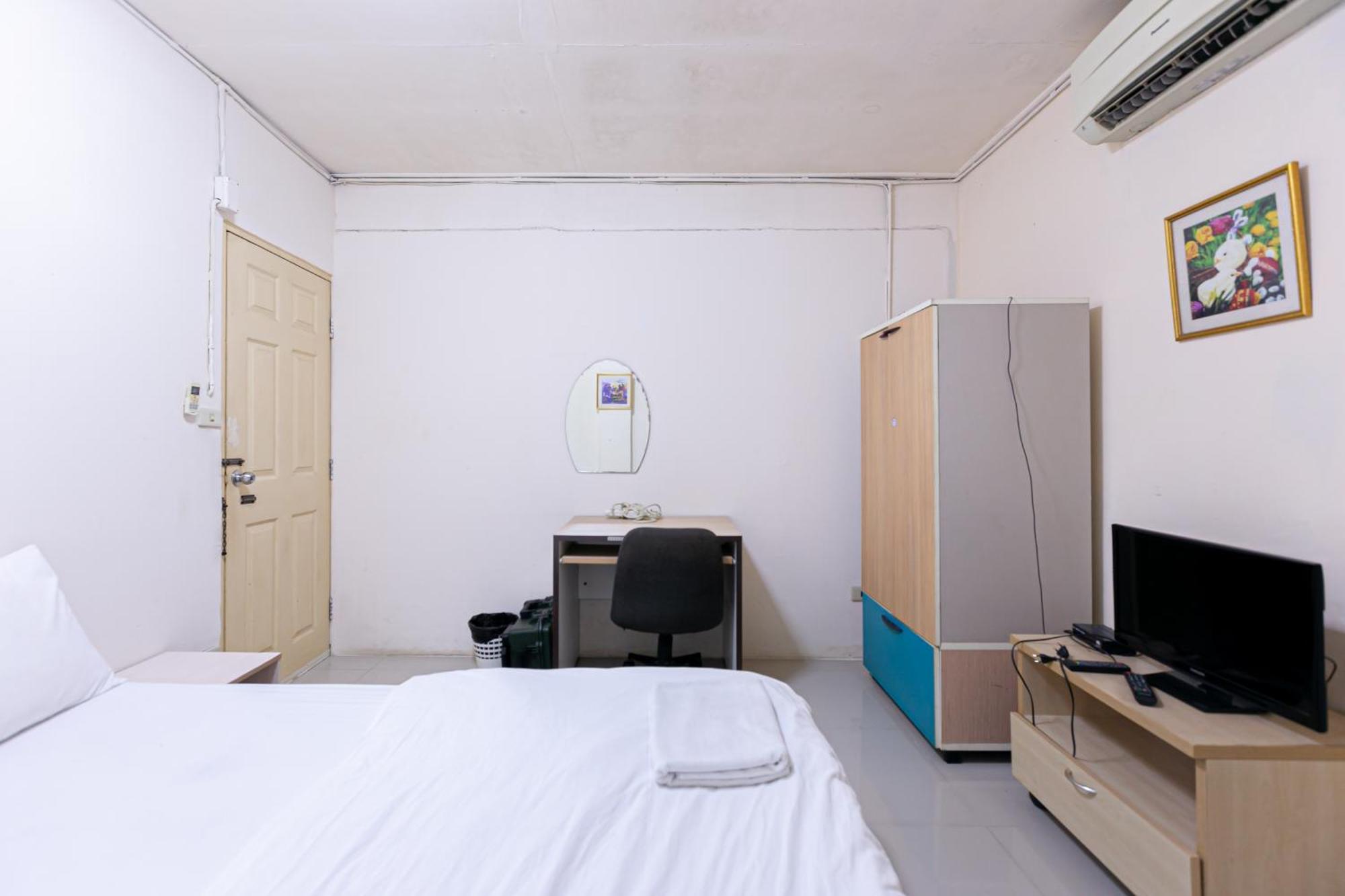 Freesia Saladaeng Silom Apartments Bangkok Luaran gambar