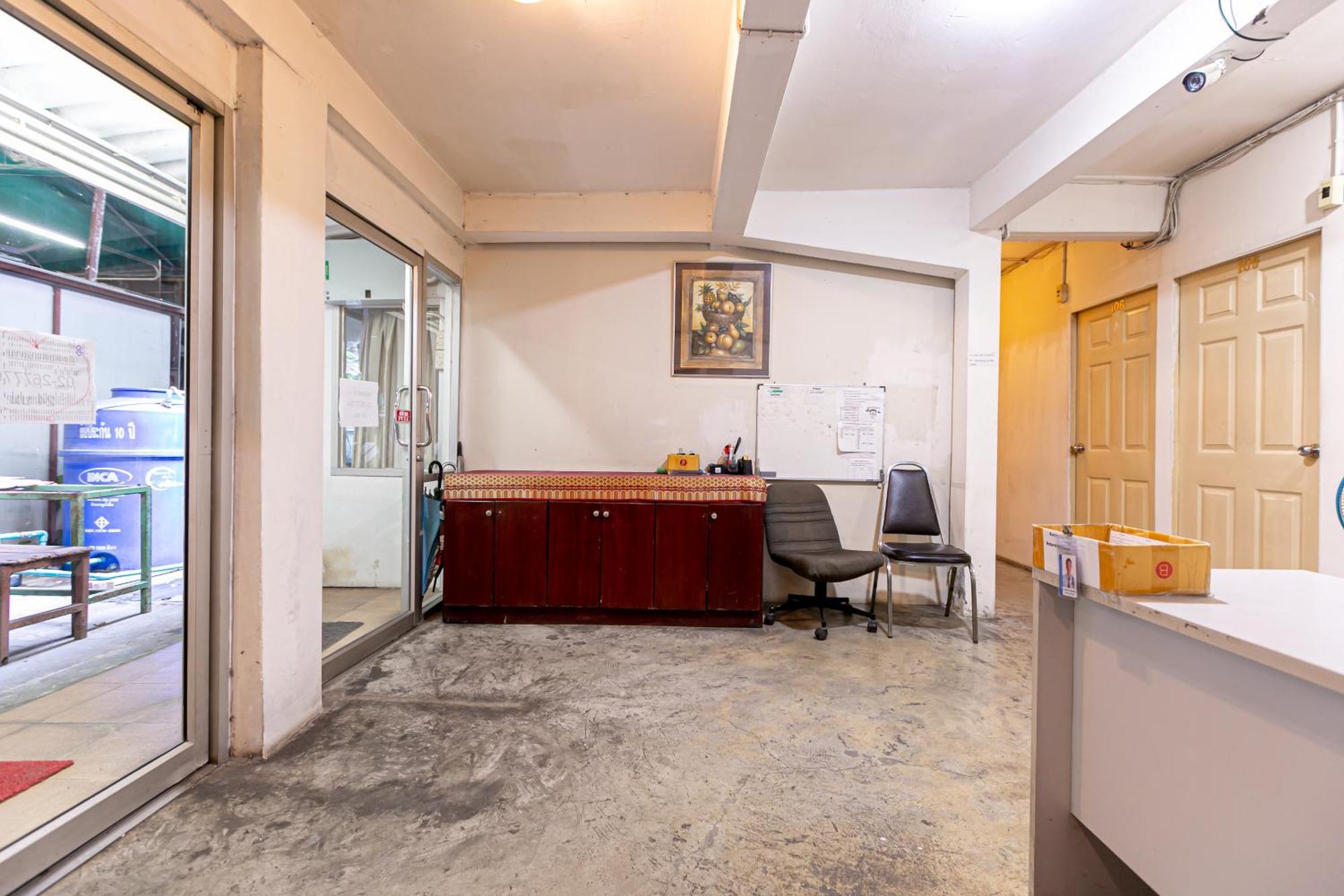 Freesia Saladaeng Silom Apartments Bangkok Luaran gambar