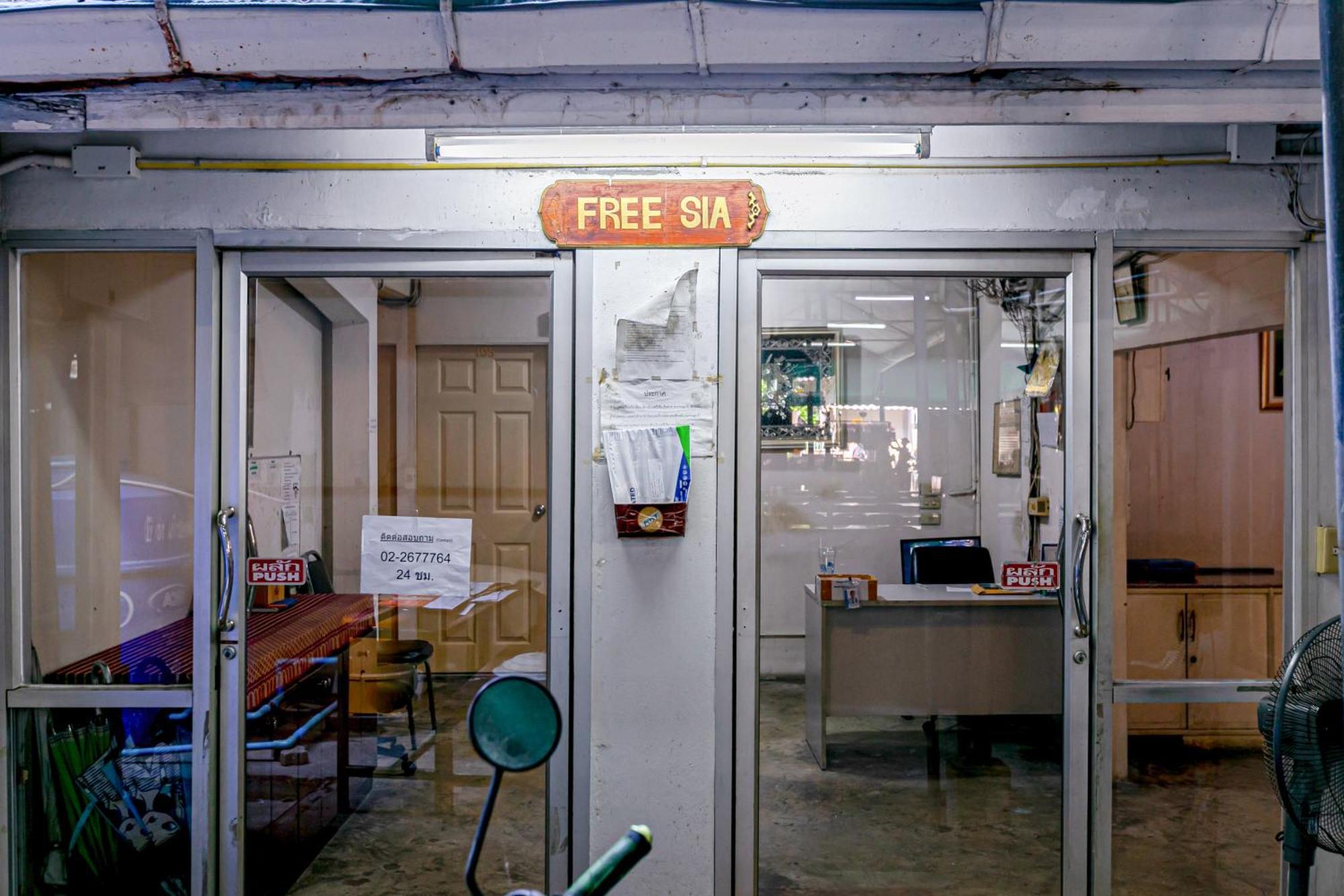 Freesia Saladaeng Silom Apartments Bangkok Luaran gambar