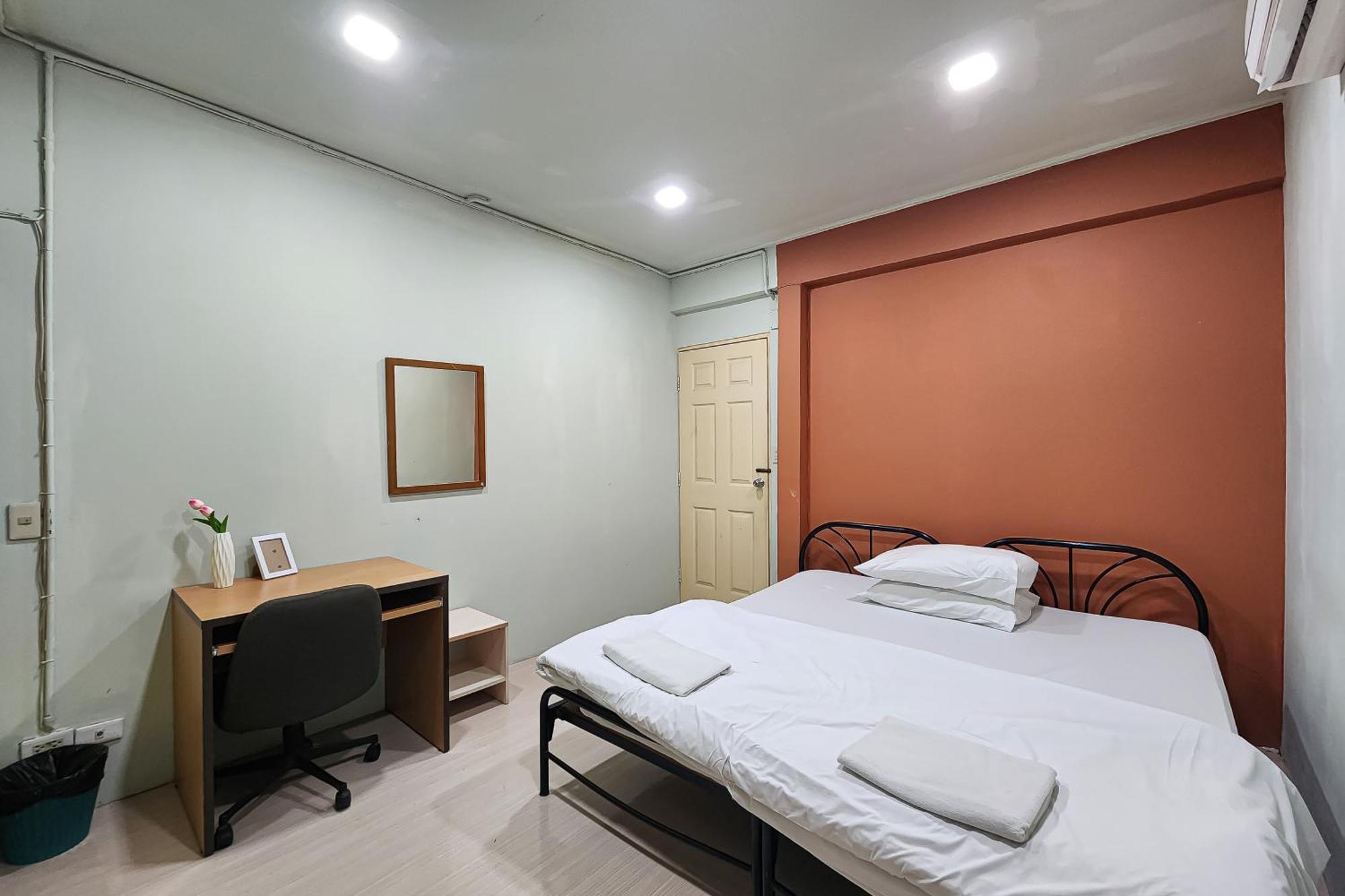 Freesia Saladaeng Silom Apartments Bangkok Luaran gambar
