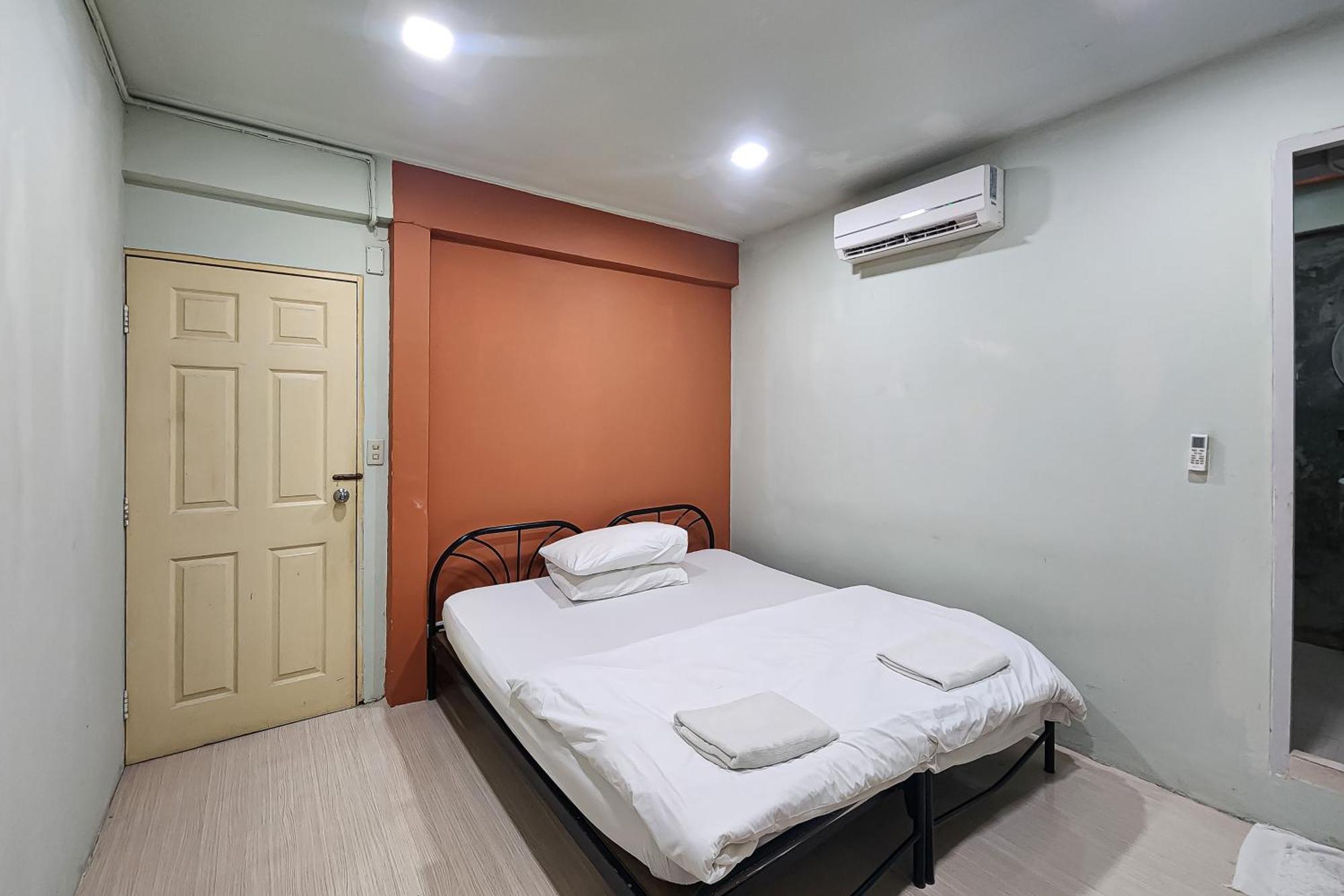 Freesia Saladaeng Silom Apartments Bangkok Luaran gambar