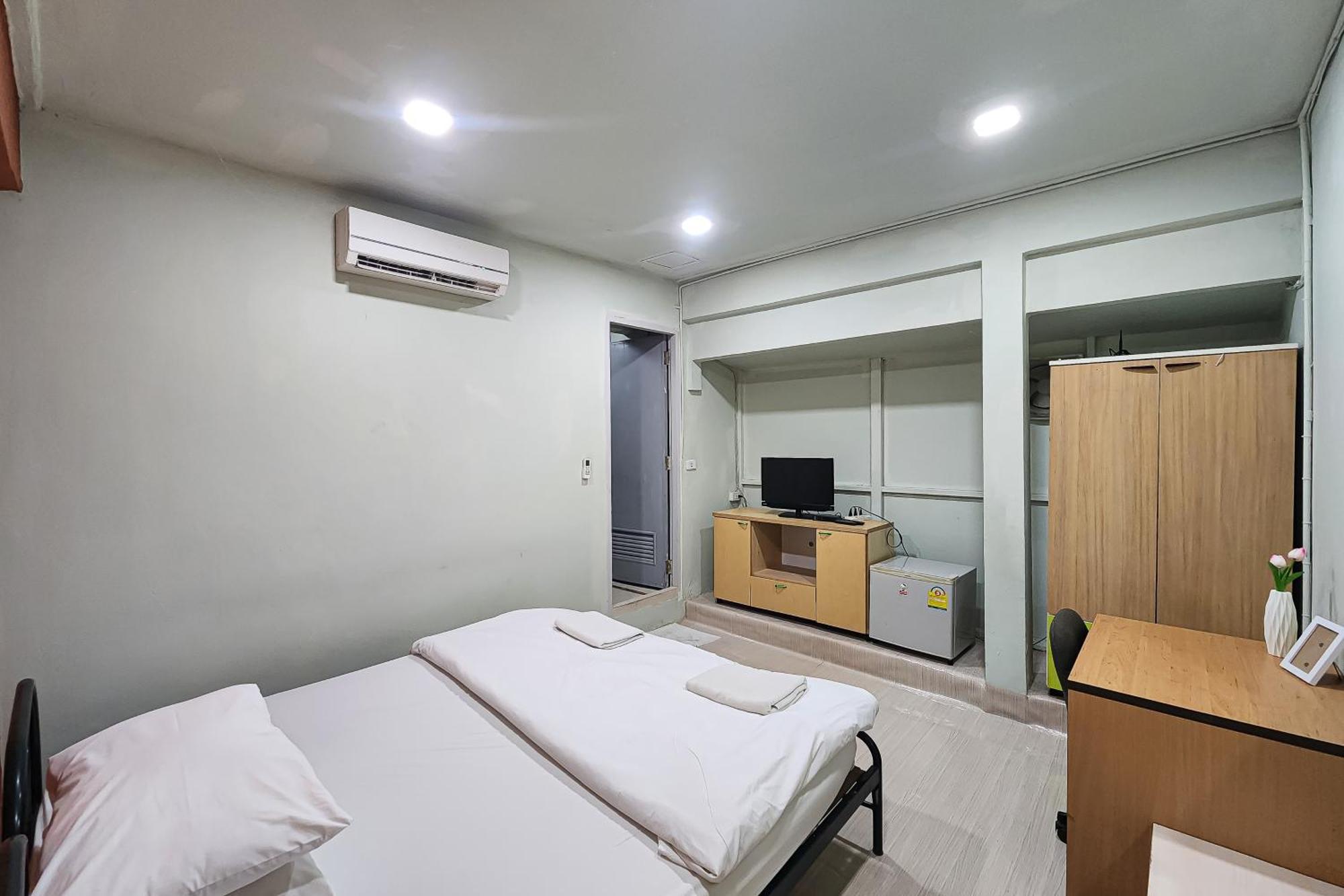 Freesia Saladaeng Silom Apartments Bangkok Luaran gambar