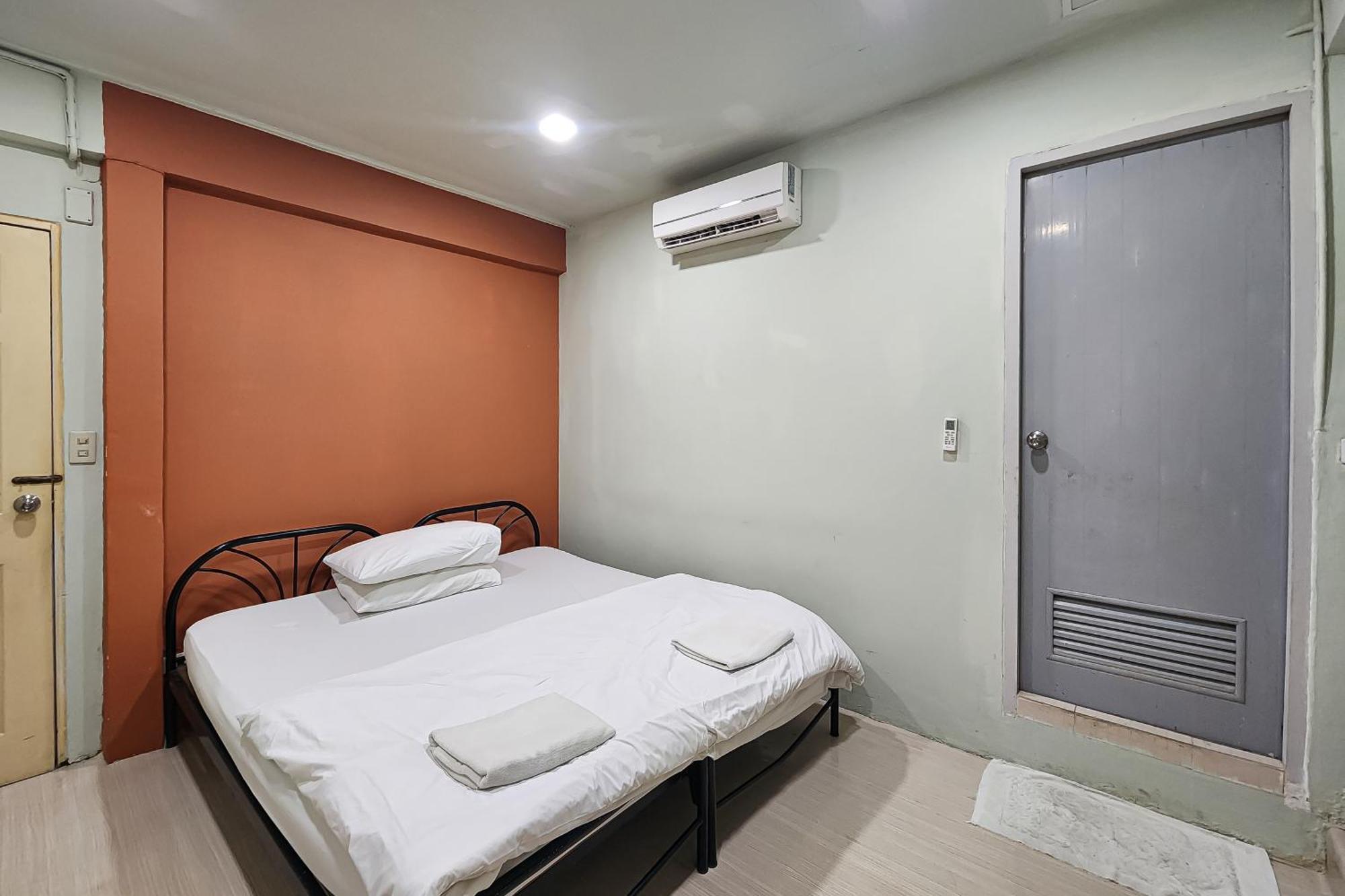 Freesia Saladaeng Silom Apartments Bangkok Luaran gambar