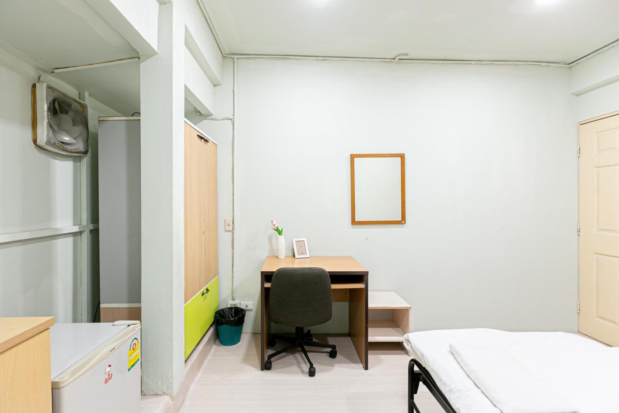 Freesia Saladaeng Silom Apartments Bangkok Luaran gambar