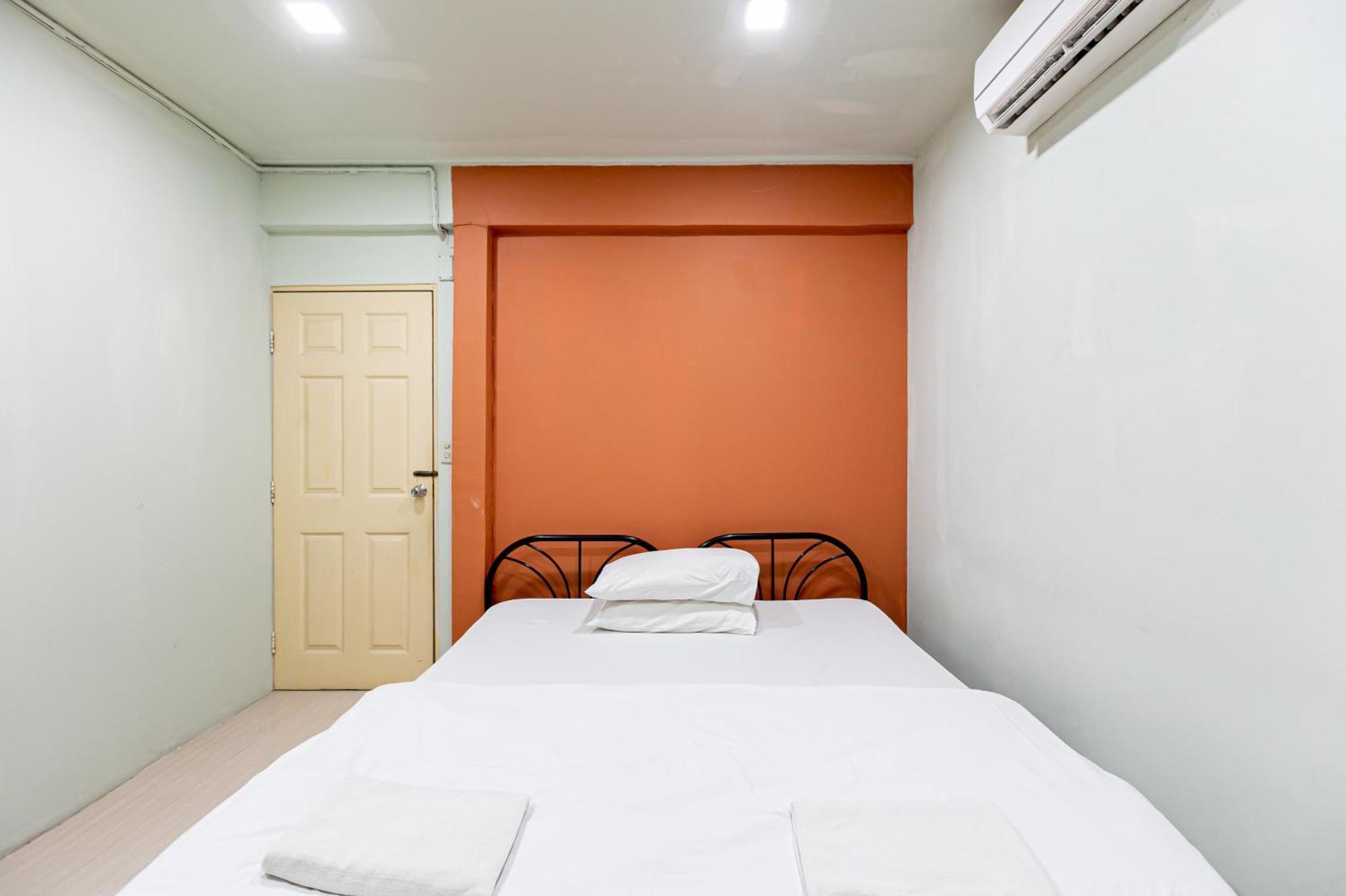 Freesia Saladaeng Silom Apartments Bangkok Luaran gambar