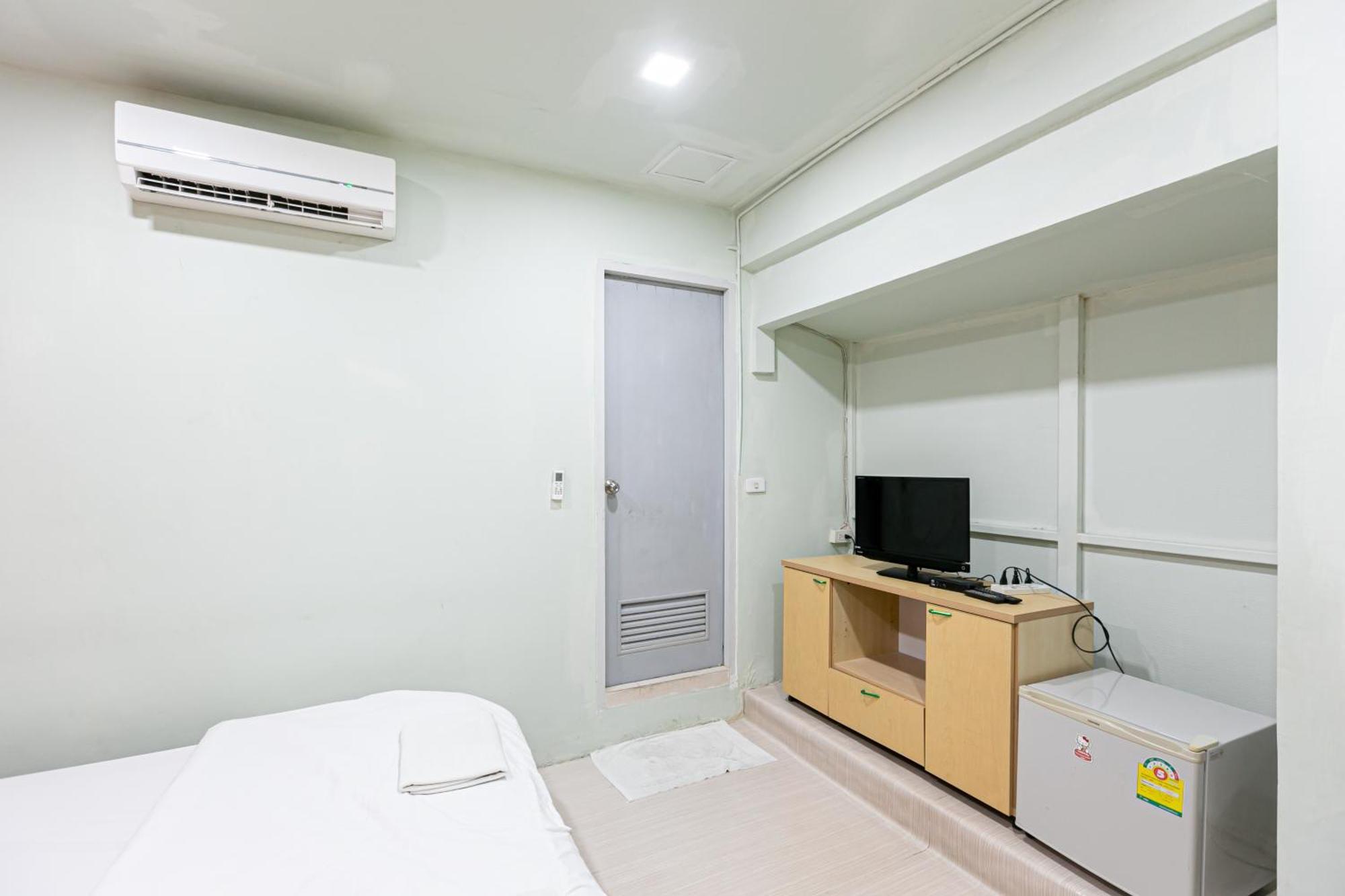 Freesia Saladaeng Silom Apartments Bangkok Luaran gambar